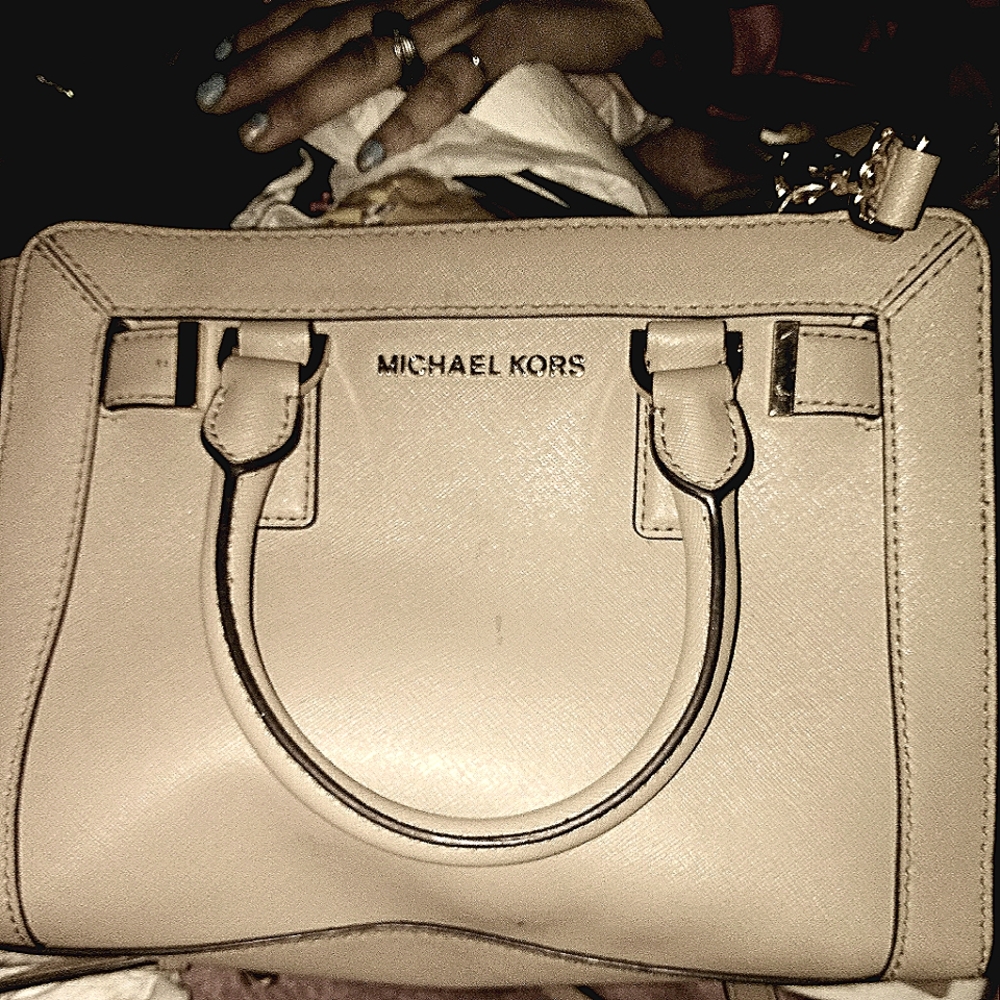 Michael Kors Dillon Large Leather Purse